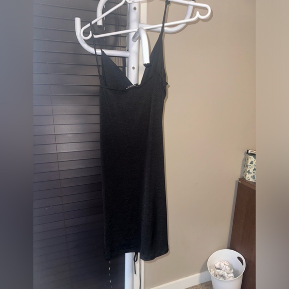 Dresses from fashion nova. Size medium - Picture 4 of 6